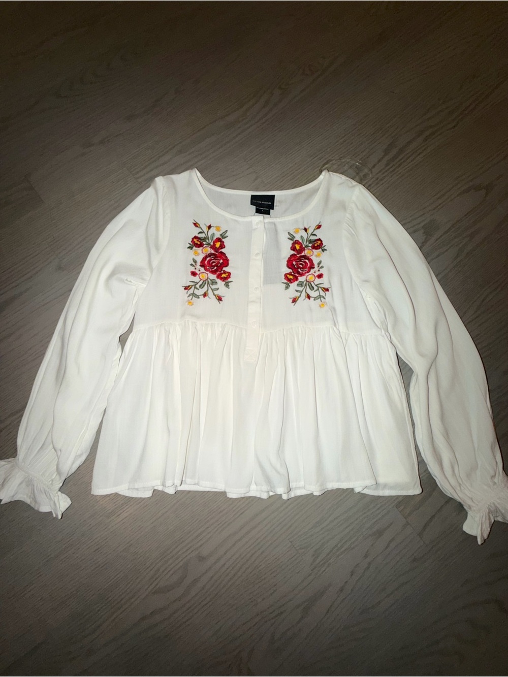 Liv Los Angeles White Long-Sleeve Peasant Tunic with Red Floral Embroidery